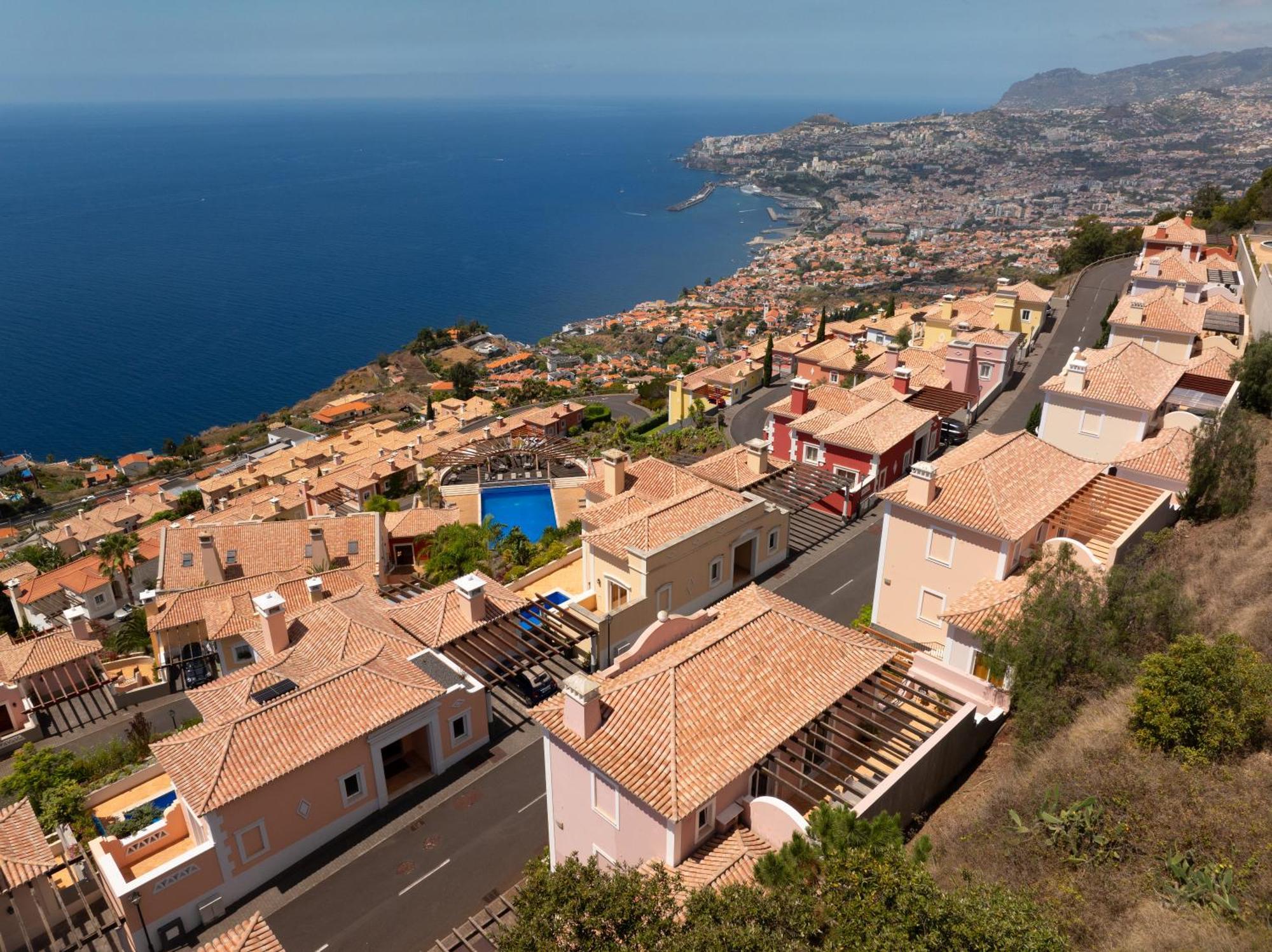 Villa Eve Palheiro Village By Holiday Rental Madeira Funchal  Exterior photo
